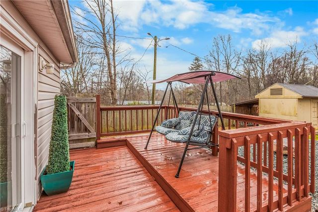 1320 Pebblebrook Road, Winston-salem, NC 27105