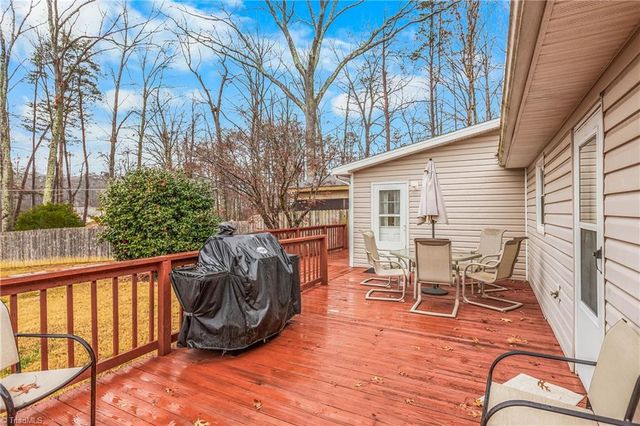 1320 Pebblebrook Road, Winston-salem, NC 27105