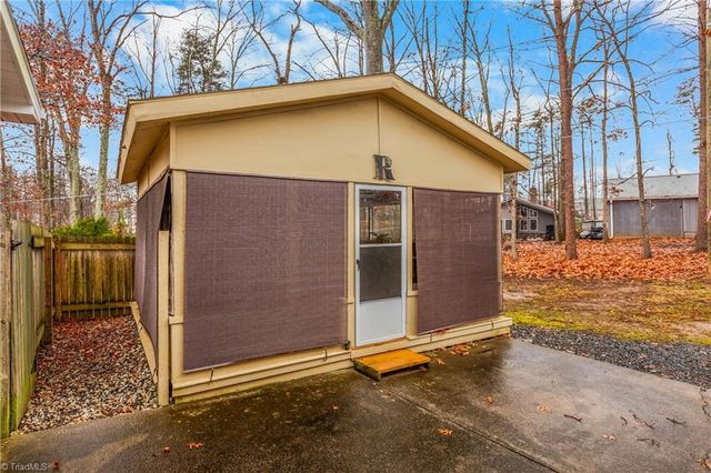 1320 Pebblebrook Road, Winston-salem, NC 27105