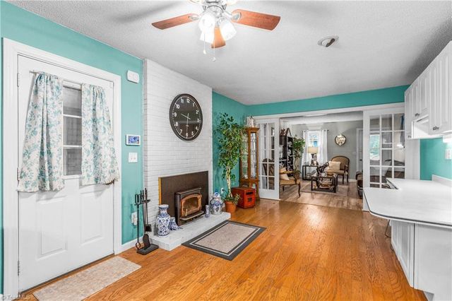 1320 Pebblebrook Road, Winston-salem, NC 27105