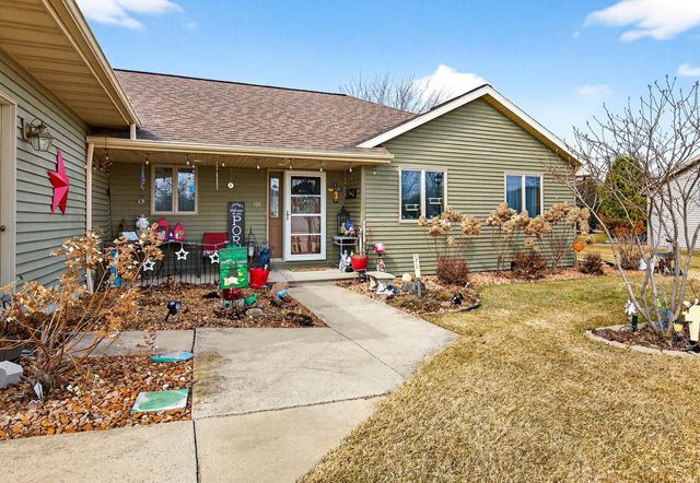 426 WOODEN SHOE CIRCLE, Kaukauna, WI 54130