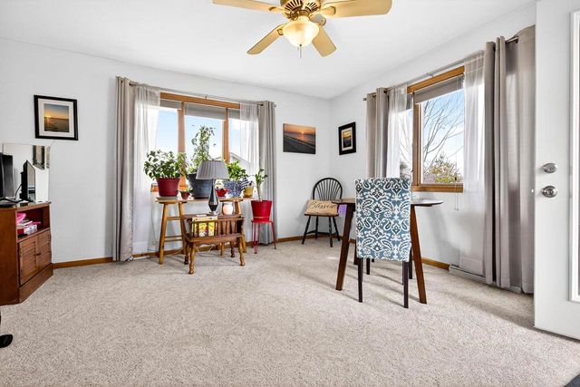 426 WOODEN SHOE CIRCLE, Kaukauna, WI 54130