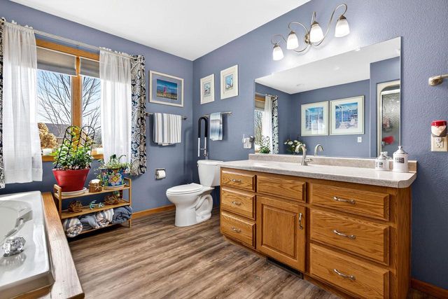 426 WOODEN SHOE CIRCLE, Kaukauna, WI 54130