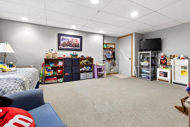 426 WOODEN SHOE CIRCLE, Kaukauna, WI 54130