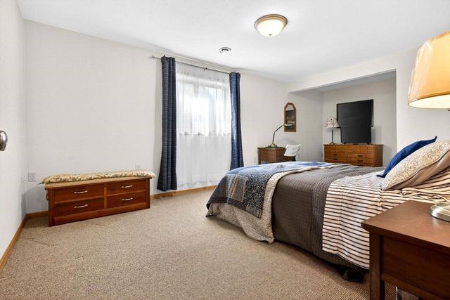 426 WOODEN SHOE CIRCLE, Kaukauna, WI 54130