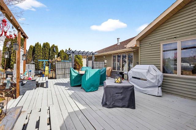 426 WOODEN SHOE CIRCLE, Kaukauna, WI 54130