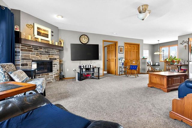 426 WOODEN SHOE CIRCLE, Kaukauna, WI 54130