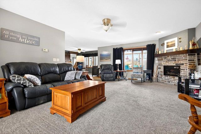 426 WOODEN SHOE CIRCLE, Kaukauna, WI 54130