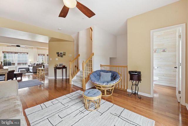 1257 LINDSAY LN, Hagerstown, MD 21742
