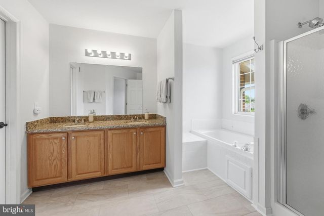1257 LINDSAY LN, Hagerstown, MD 21742