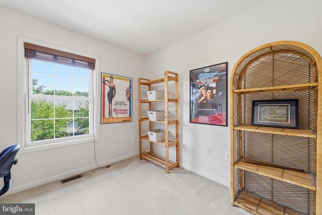 1257 LINDSAY LN, Hagerstown, MD 21742
