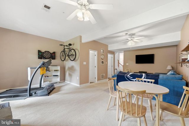 1257 LINDSAY LN, Hagerstown, MD 21742