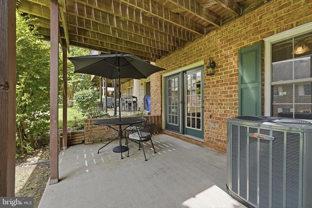 1257 LINDSAY LN, Hagerstown, MD 21742