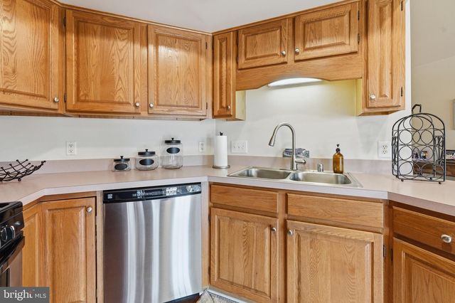 1257 LINDSAY LN, Hagerstown, MD 21742