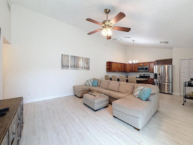 5713 Golden Eagle Circle, Palm Beach Gardens, FL 33418