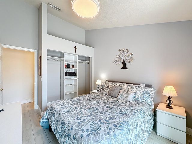 5713 Golden Eagle Circle, Palm Beach Gardens, FL 33418