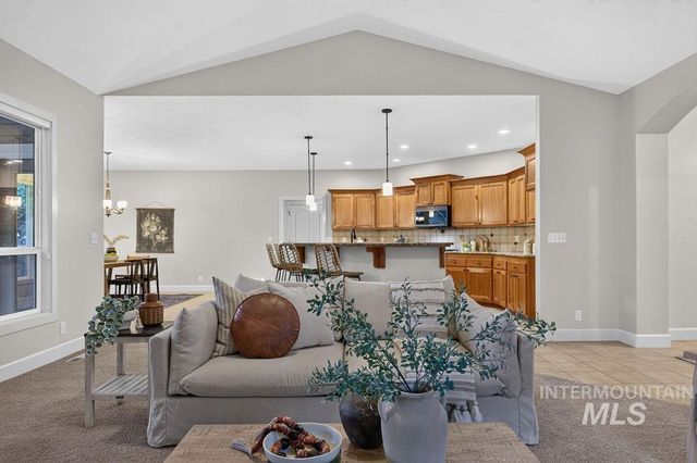 2955 E Shadowview St, Eagle, ID 83616