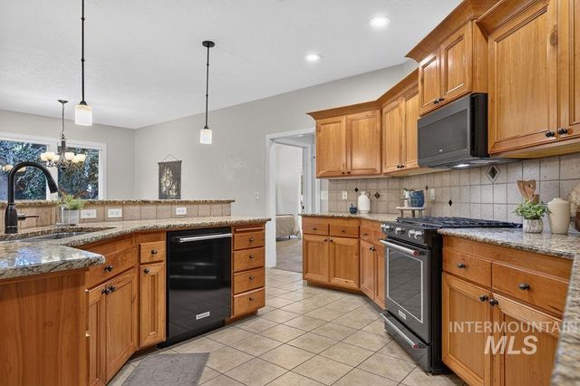 2955 E Shadowview St, Eagle, ID 83616