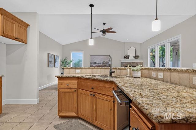 2955 E Shadowview St, Eagle, ID 83616