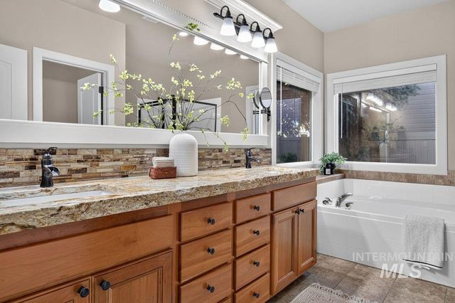 2955 E Shadowview St, Eagle, ID 83616