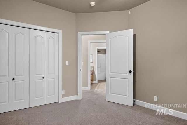 2955 E Shadowview St, Eagle, ID 83616