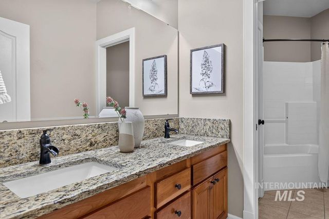 2955 E Shadowview St, Eagle, ID 83616