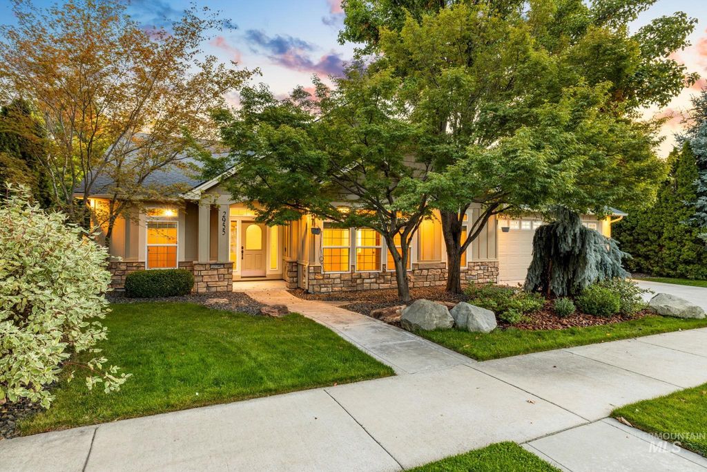 2955 E Shadowview St, Eagle, ID 83616