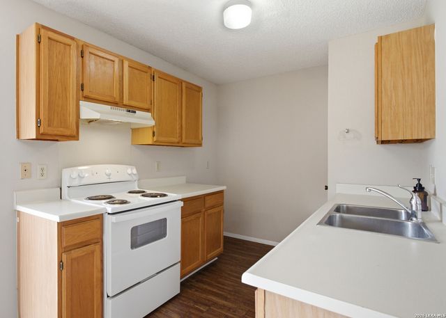 11739 SPRING CLUB, San Antonio, TX 78249