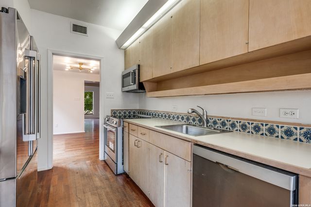 203 Montclair, San Antonio, TX 78209