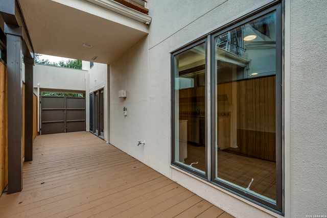 203 Montclair, San Antonio, TX 78209