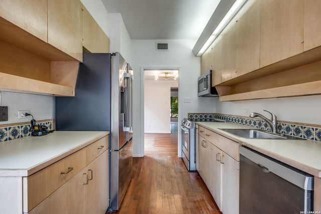 203 Montclair, San Antonio, TX 78209