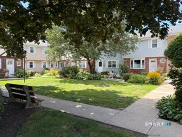 21 East Gate Lane 21, Hamden, CT 06514