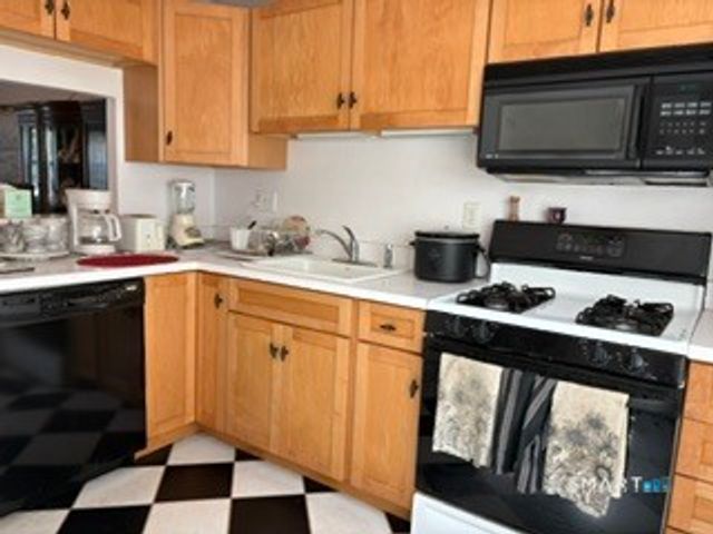 21 East Gate Lane 21, Hamden, CT 06514