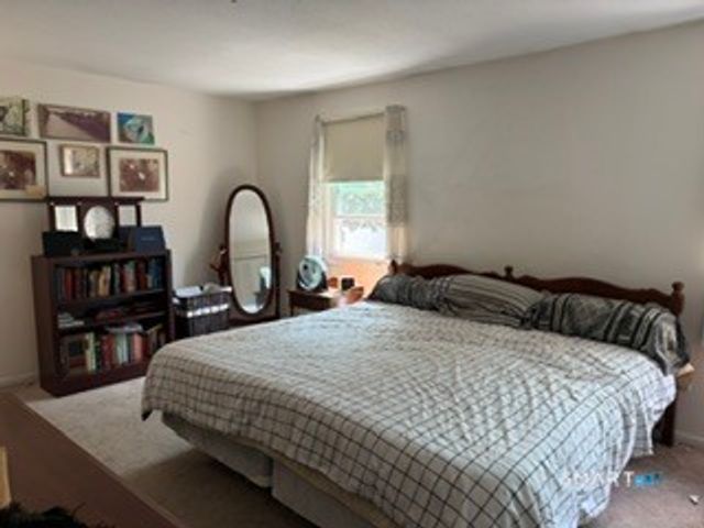 21 East Gate Lane 21, Hamden, CT 06514