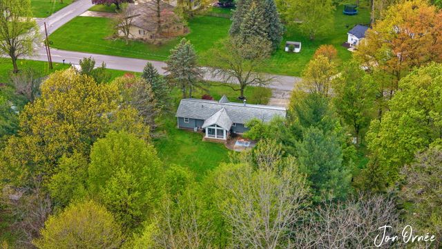 697 Morningside Drive, Holland City, MI 49423
