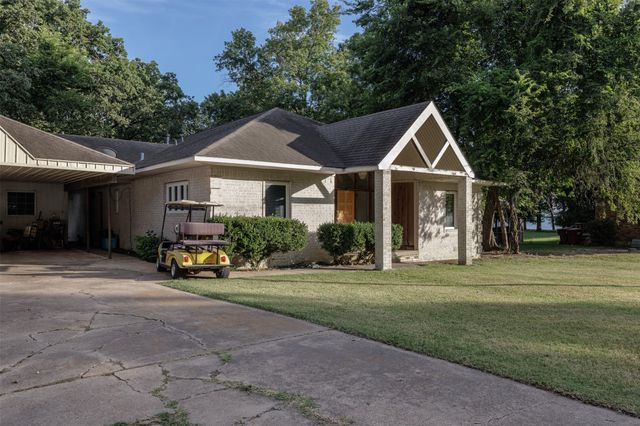 1457 Riverside Drive, West Tawakoni, TX 75474