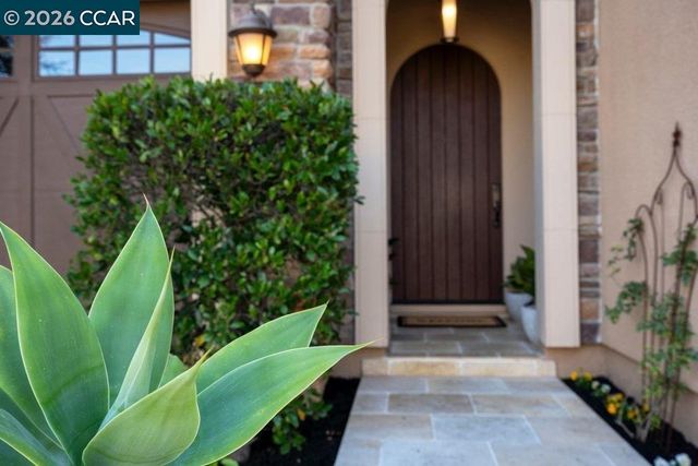 415 Vendeen Ct, Danville, CA 94506