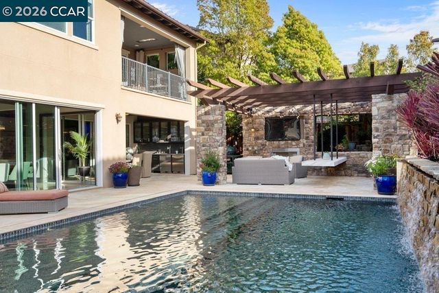 415 Vendeen Ct, Danville, CA 94506