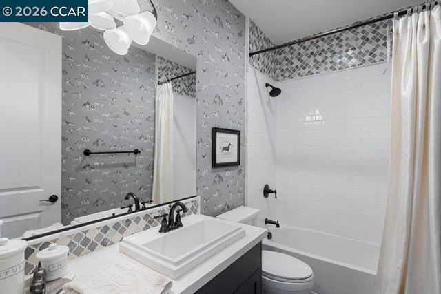 415 Vendeen Ct, Danville, CA 94506