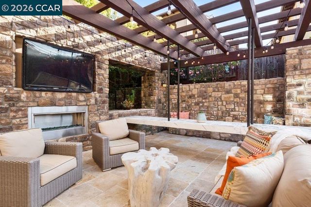 415 Vendeen Ct, Danville, CA 94506