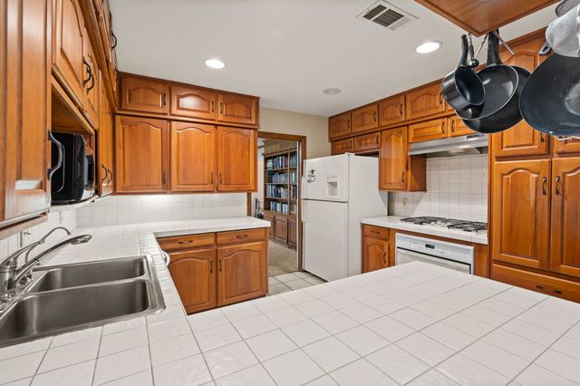 5204 Coventry Court, Colleyville, TX 76034