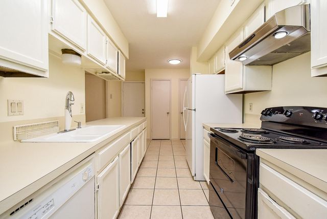 13427 Parkway Boulevard, Sugar Land, TX 77478