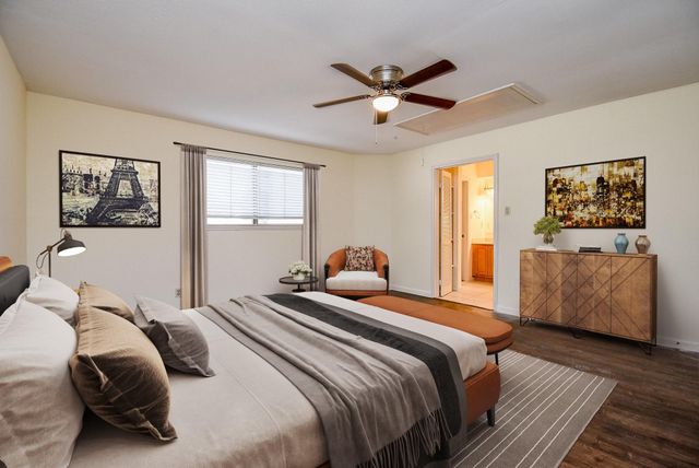 13427 Parkway Boulevard, Sugar Land, TX 77478