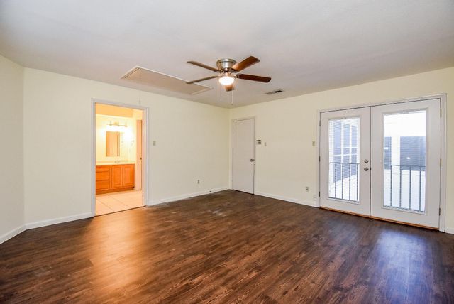 13427 Parkway Boulevard, Sugar Land, TX 77478