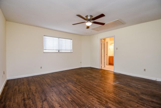 13427 Parkway Boulevard, Sugar Land, TX 77478