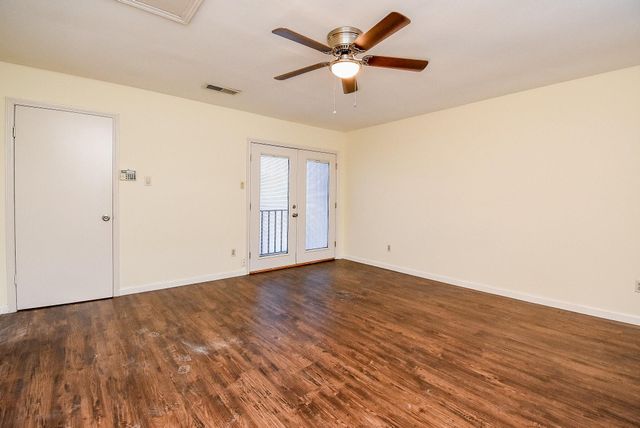 13427 Parkway Boulevard, Sugar Land, TX 77478