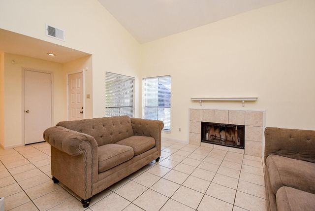 13427 Parkway Boulevard, Sugar Land, TX 77478