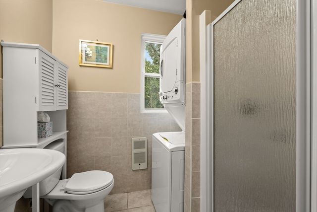 12 Thelma Rd 3, Boston, MA 02122