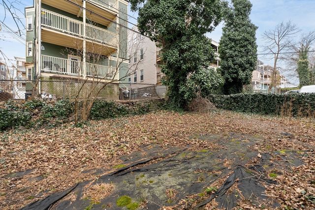 12 Thelma Rd 3, Boston, MA 02122