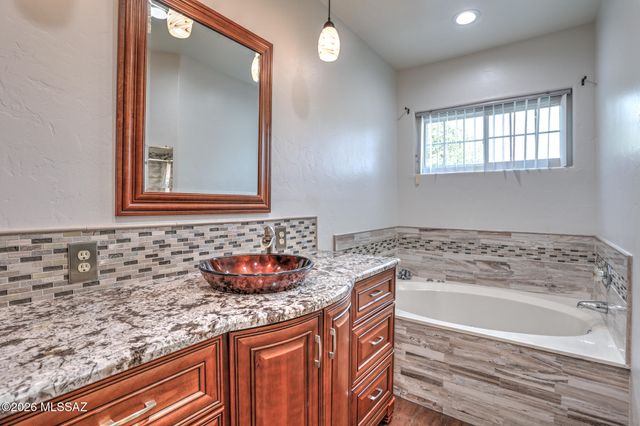 3377 N Apache Plume Court, Tucson, AZ 85750